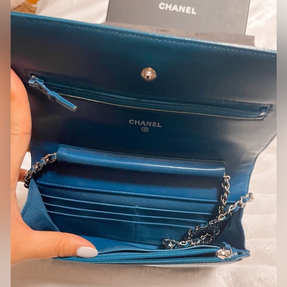 Authentic CHANEL Patent CC Logo Wallet On Chain WOC Blue/Teal - Picture 2 of 7